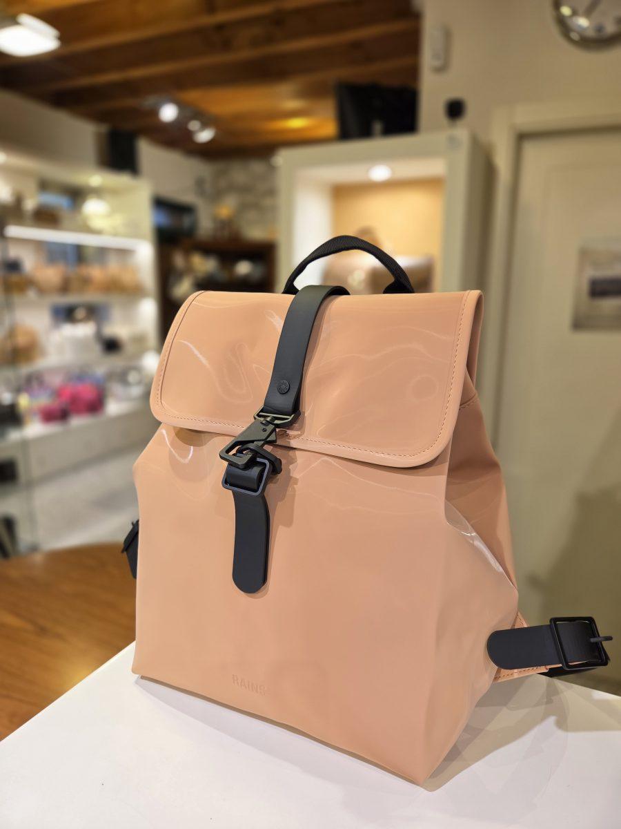 Zaino BUCKET BACKPACK RAINS 13040 in colore COY