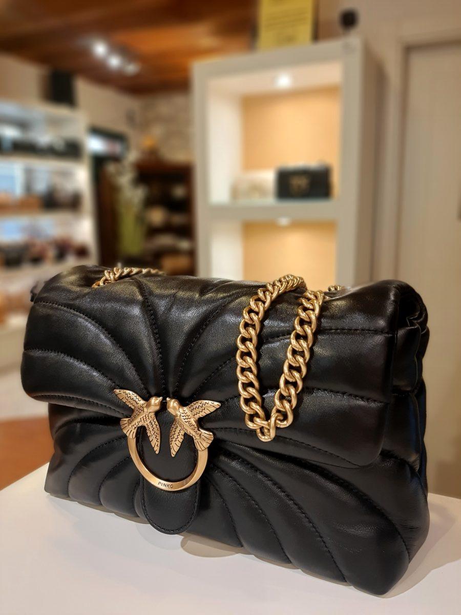 Borsa a tracolla grande in nappa trapuntata farfalla PINKO LOVE PUFF CLASSIC CL. in colore NERO