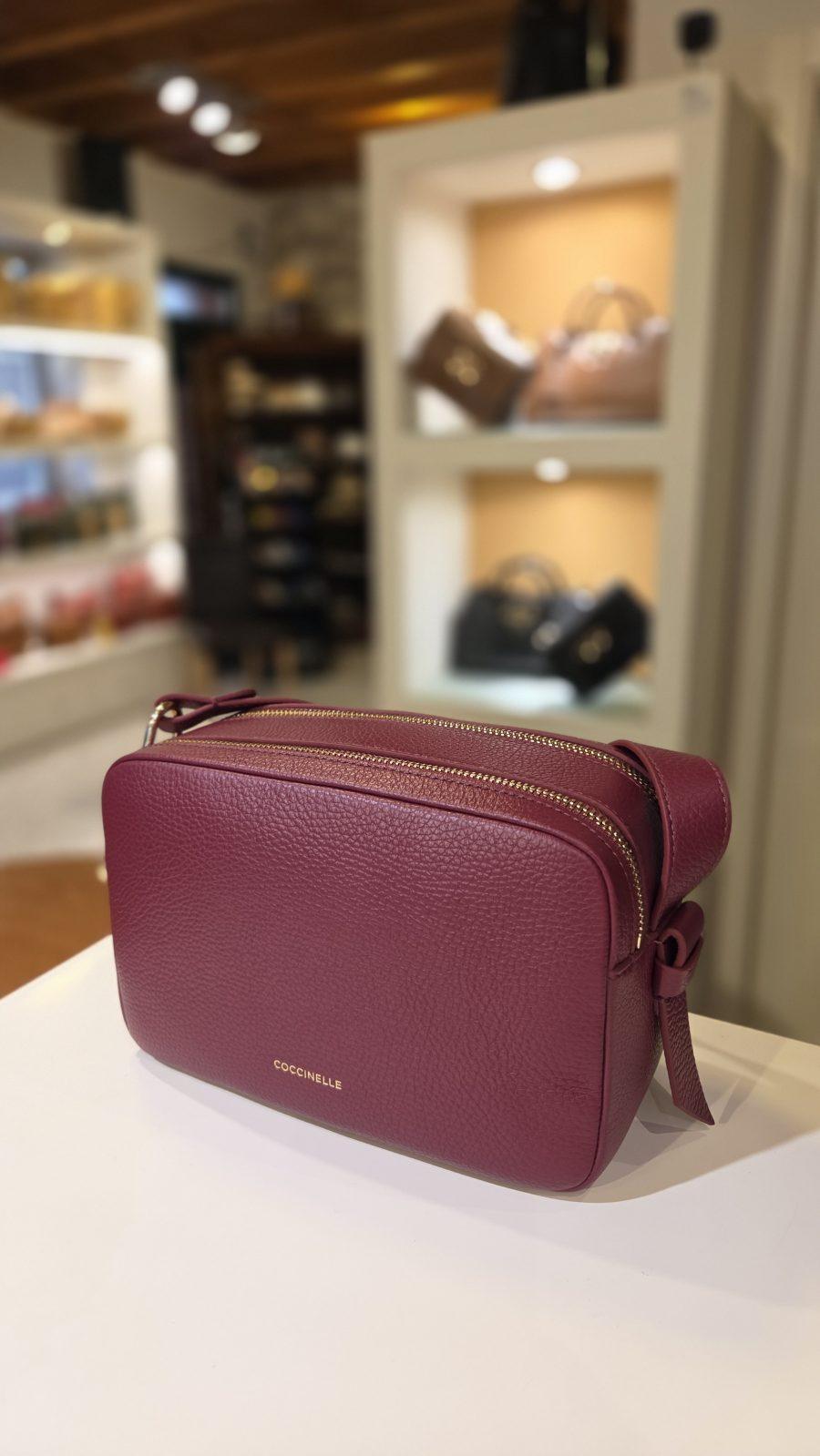 Tracolla in pelle COCCINELLE MALORY SMALL E1R1K150101 R52 in colore RIBES