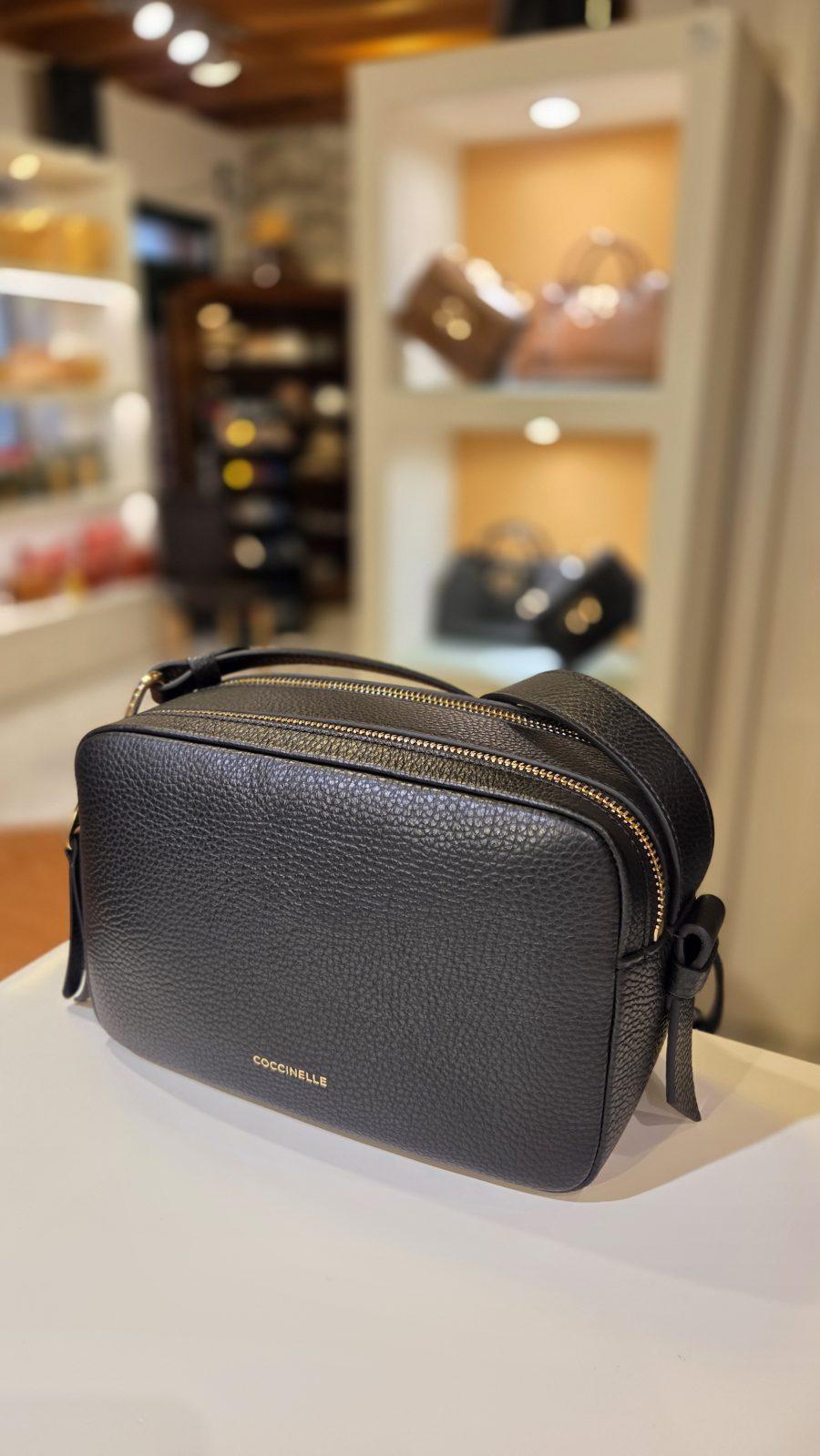 Tracolla in pelle COCCINELLE MALORY SMALL E1R1K150101 001 in colore NERO