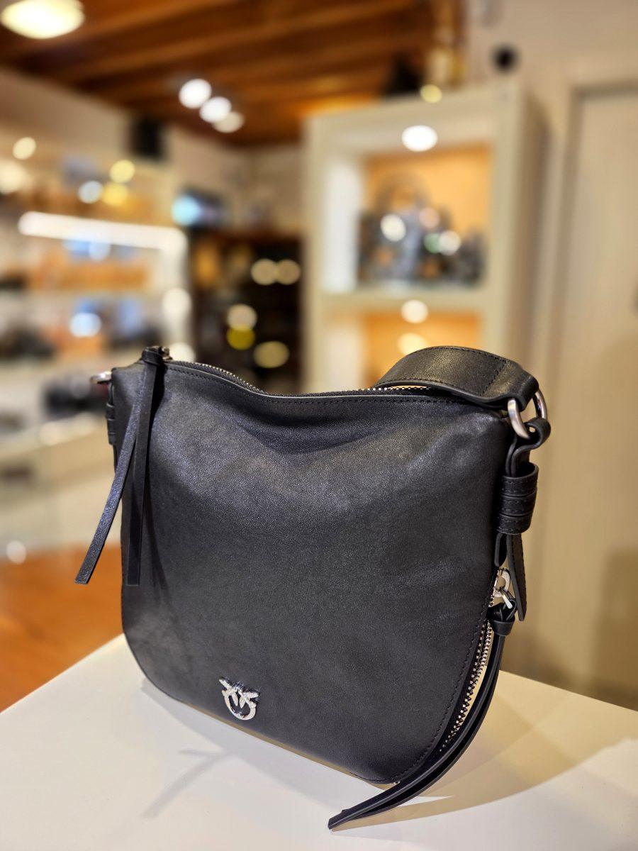 Borsa a spalla piccola in pelle con zip PINKO HOBO ZIP AROUND MINI 105332 A2JG Z99E in colore NERO LIMOU