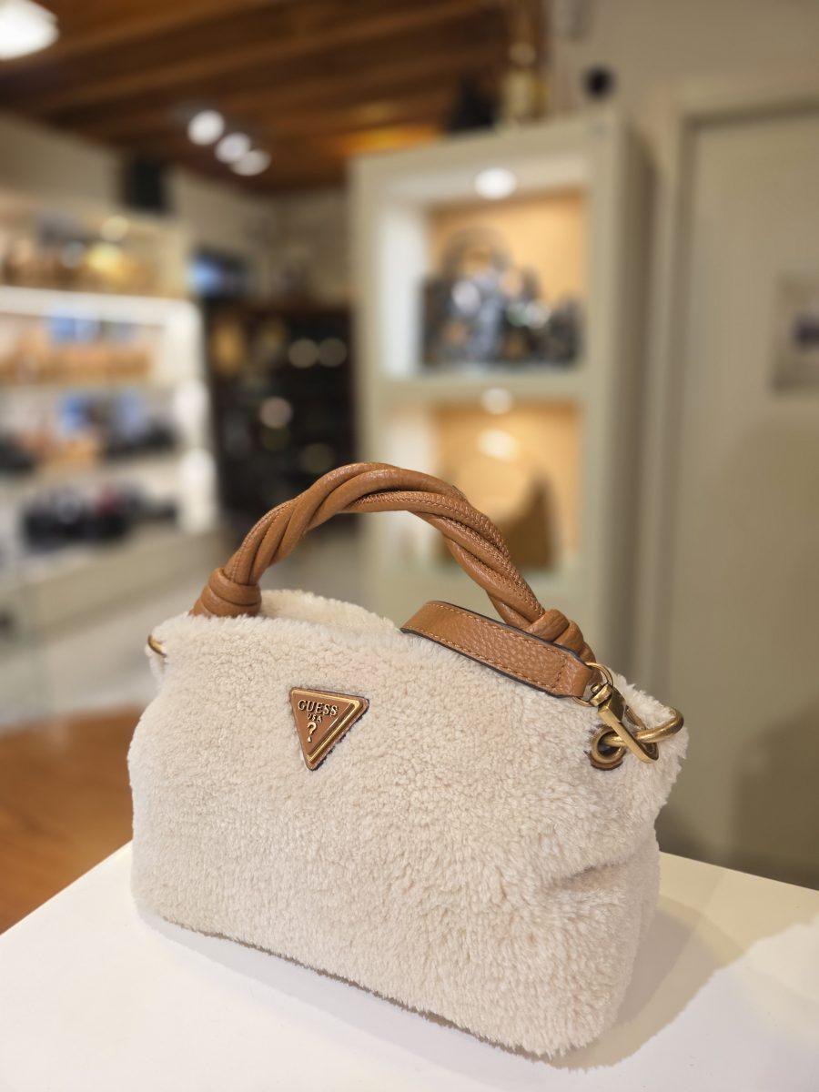 Mini borsa a mano in teddy GUESS SHAIDA HWWB814311 in colore NATURAL/COGNAC
